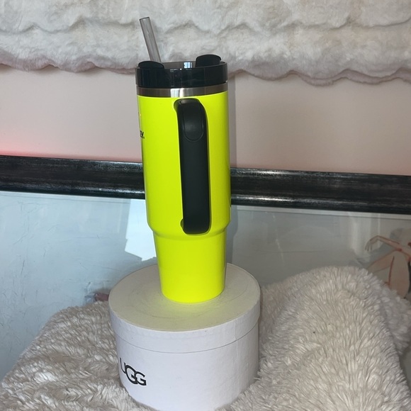 Stanley Bright Yellow Travel Mug with Black Handle - Picture 3 of 5